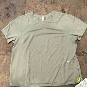 Lululemon Lightweight Cinched Hem Hiking T-Shirt - retails at $68